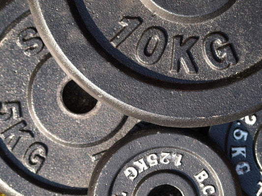 Comment faire évoluer un programme d’entraînement pour obtenir de meilleurs résultats en force et en masse musculaire ?